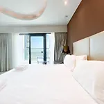 Luxury 1-Bedroom Apt With City Views ,Business Bay