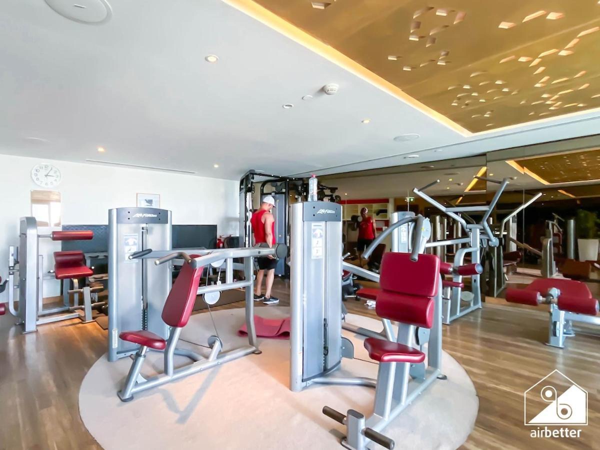 Apartment Luxury 1-bedroom With Views ,business Bay Dubai